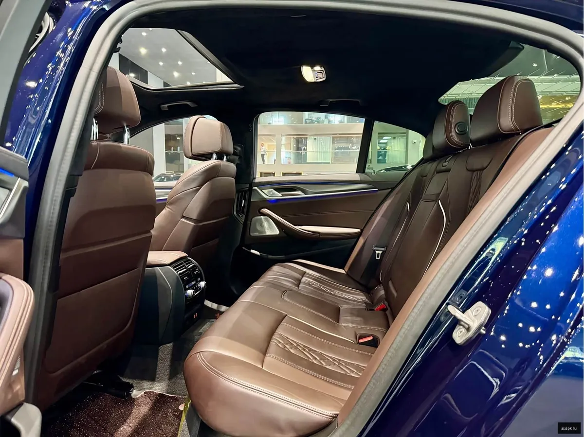 BMW 5-Series 6