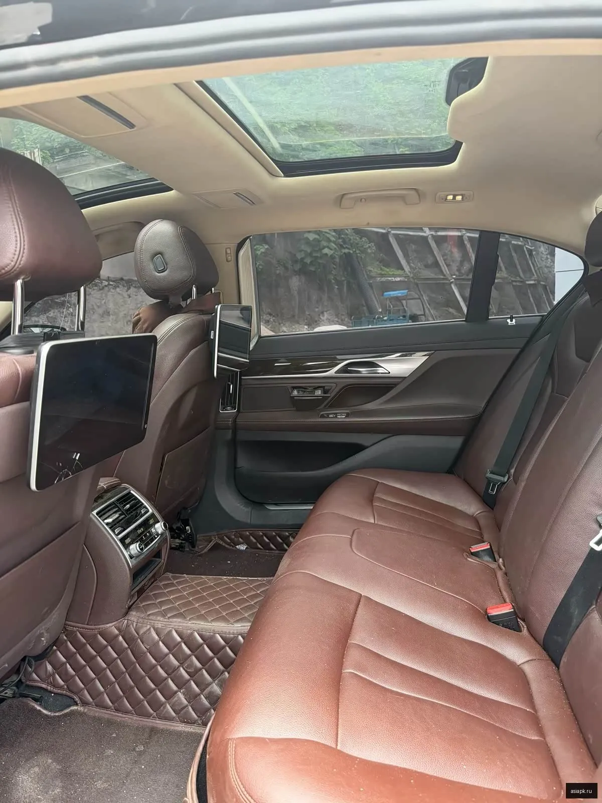 BMW 7-Series 5