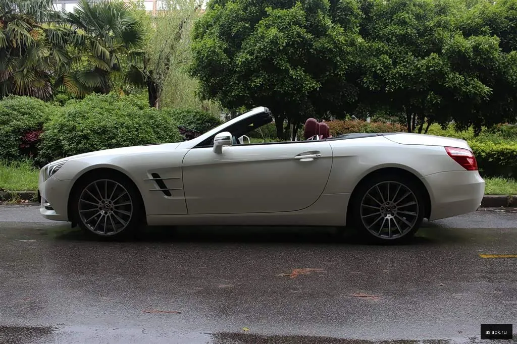Mercedes-Benz SL-Class 4