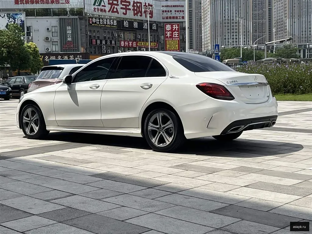 Mercedes-Benz C-Class 6