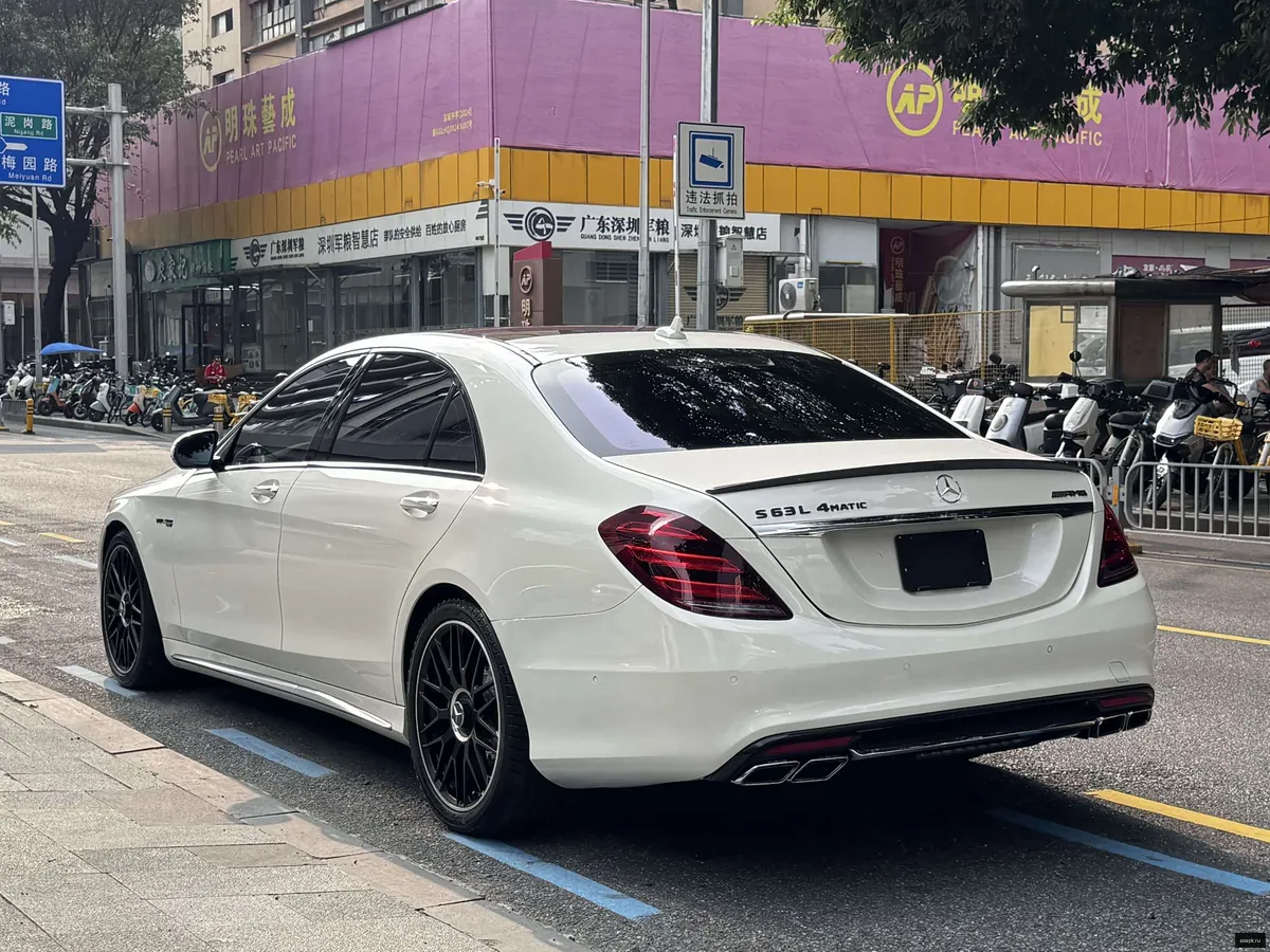 Mercedes-Benz S-Class 4
