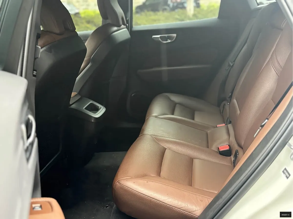 Volvo XC60 5
