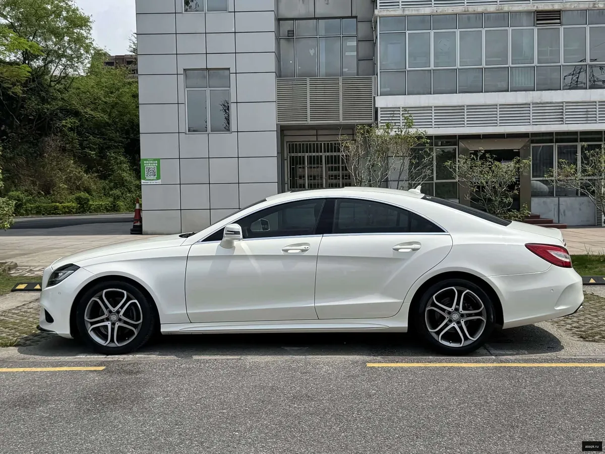 Mercedes-Benz CLS-Class 5