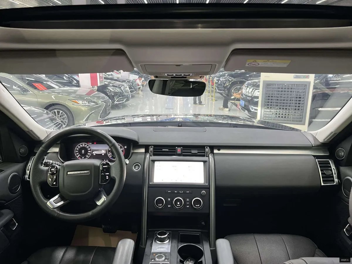 Land Rover Discovery 5