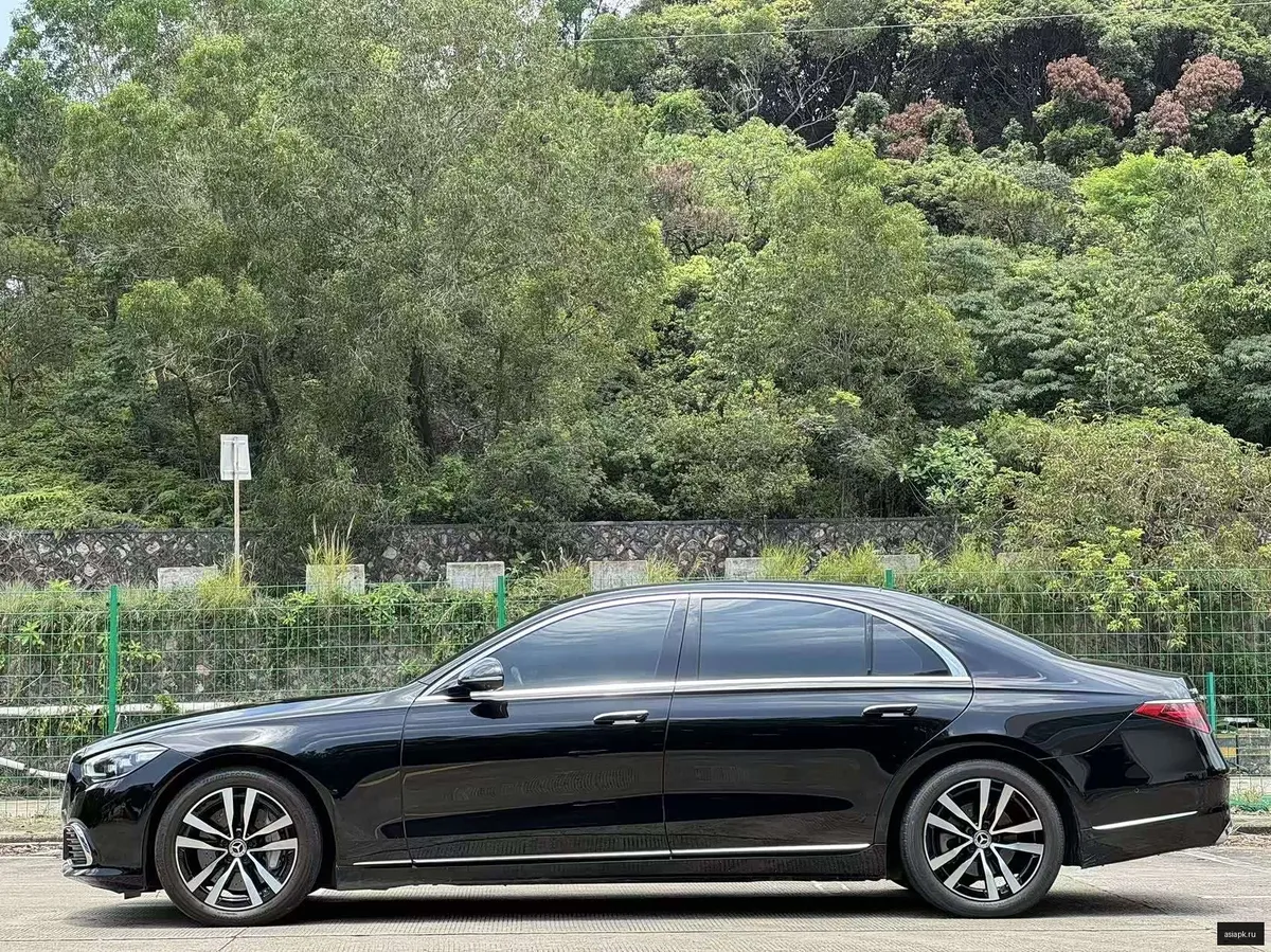 Mercedes-Benz S-Class 3