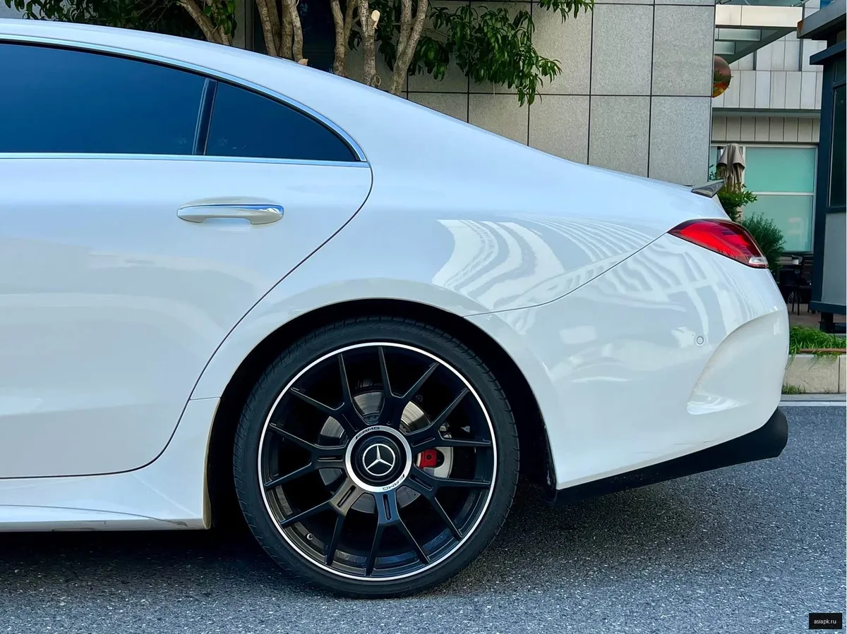 Mercedes-Benz CLS-Class 6
