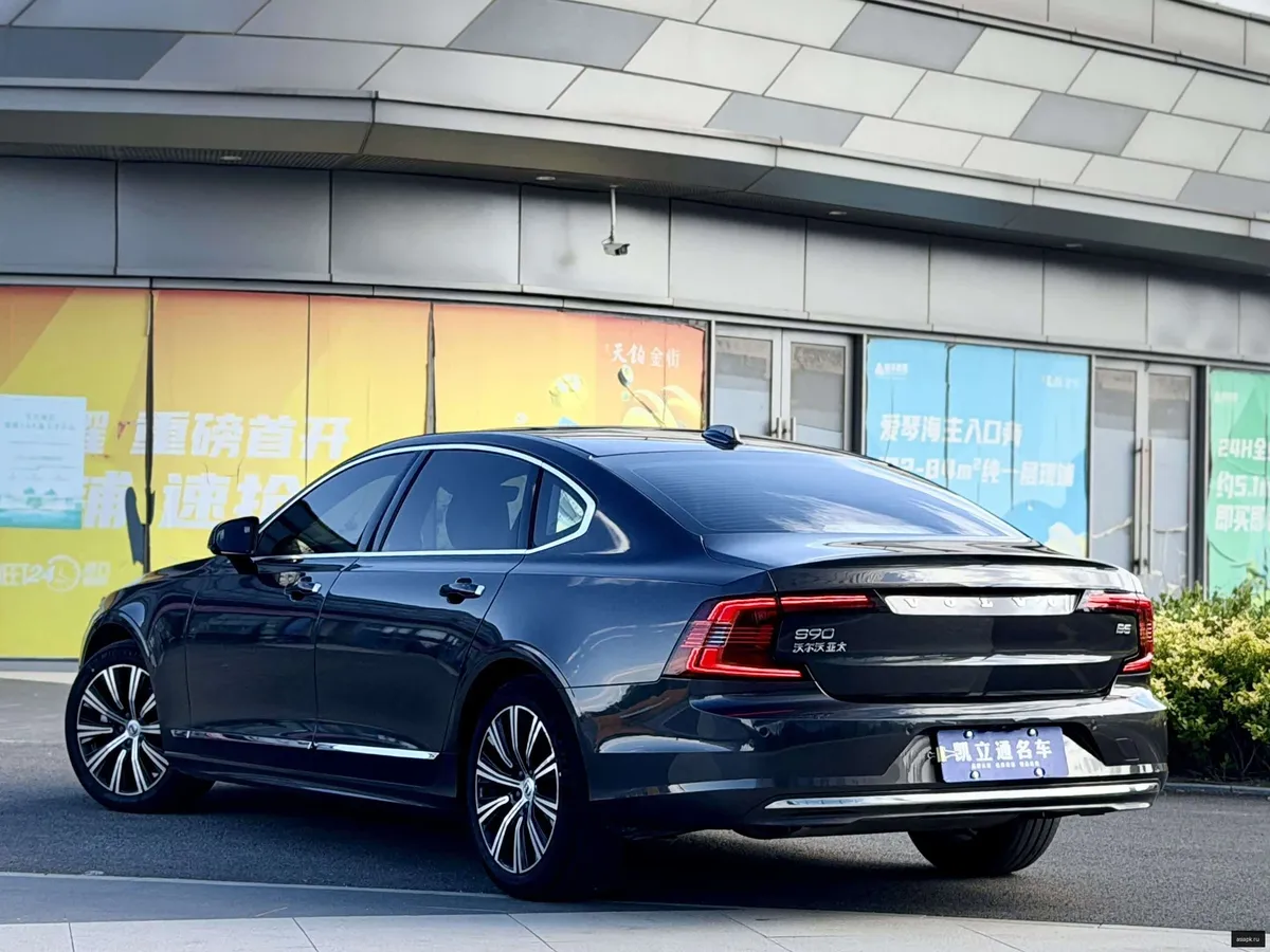 Volvo S90 3