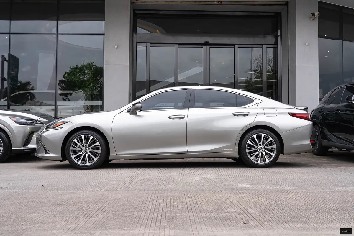 Lexus ES250 4