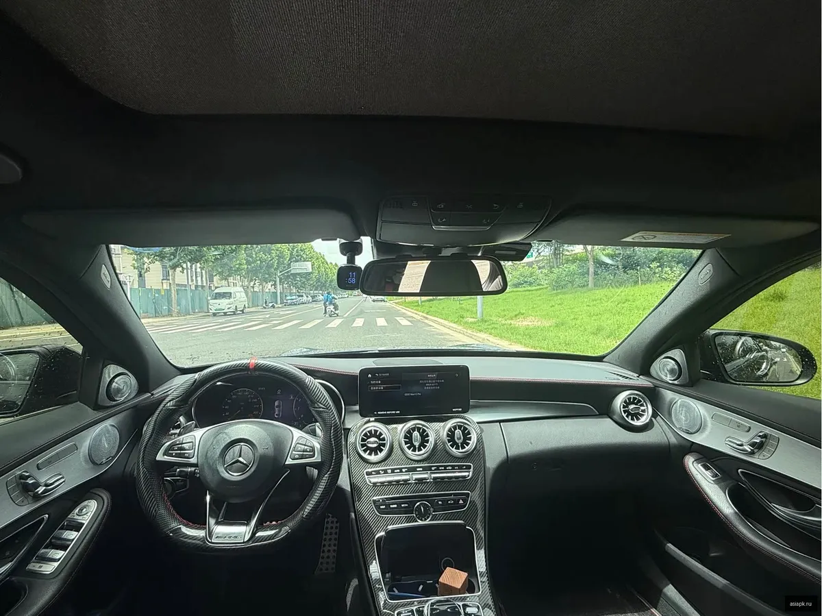 Mercedes-Benz C-Class 6
