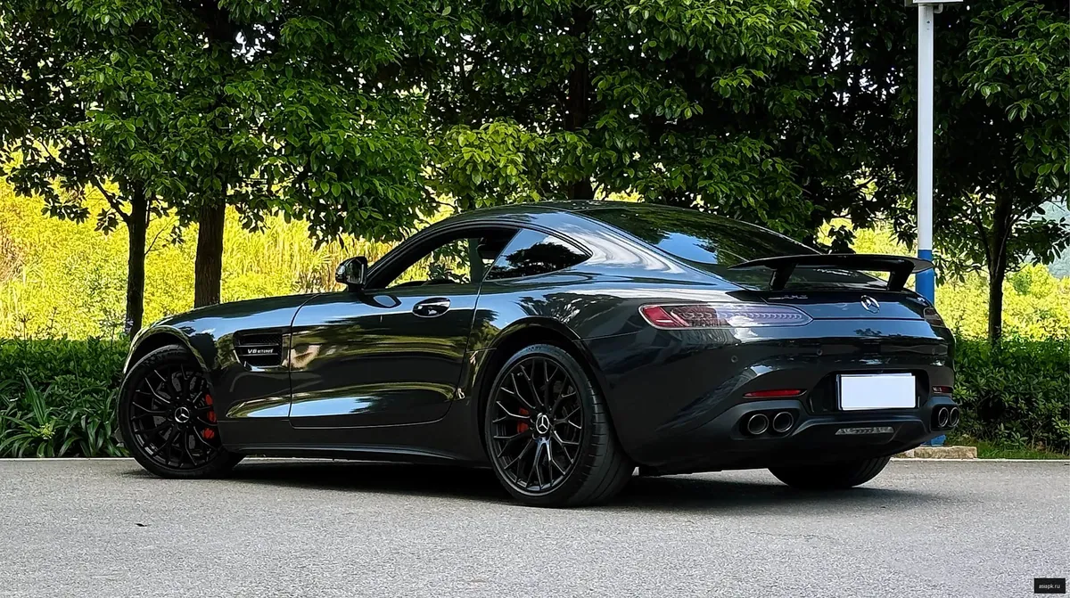 Mercedes-Benz AMG GT 4