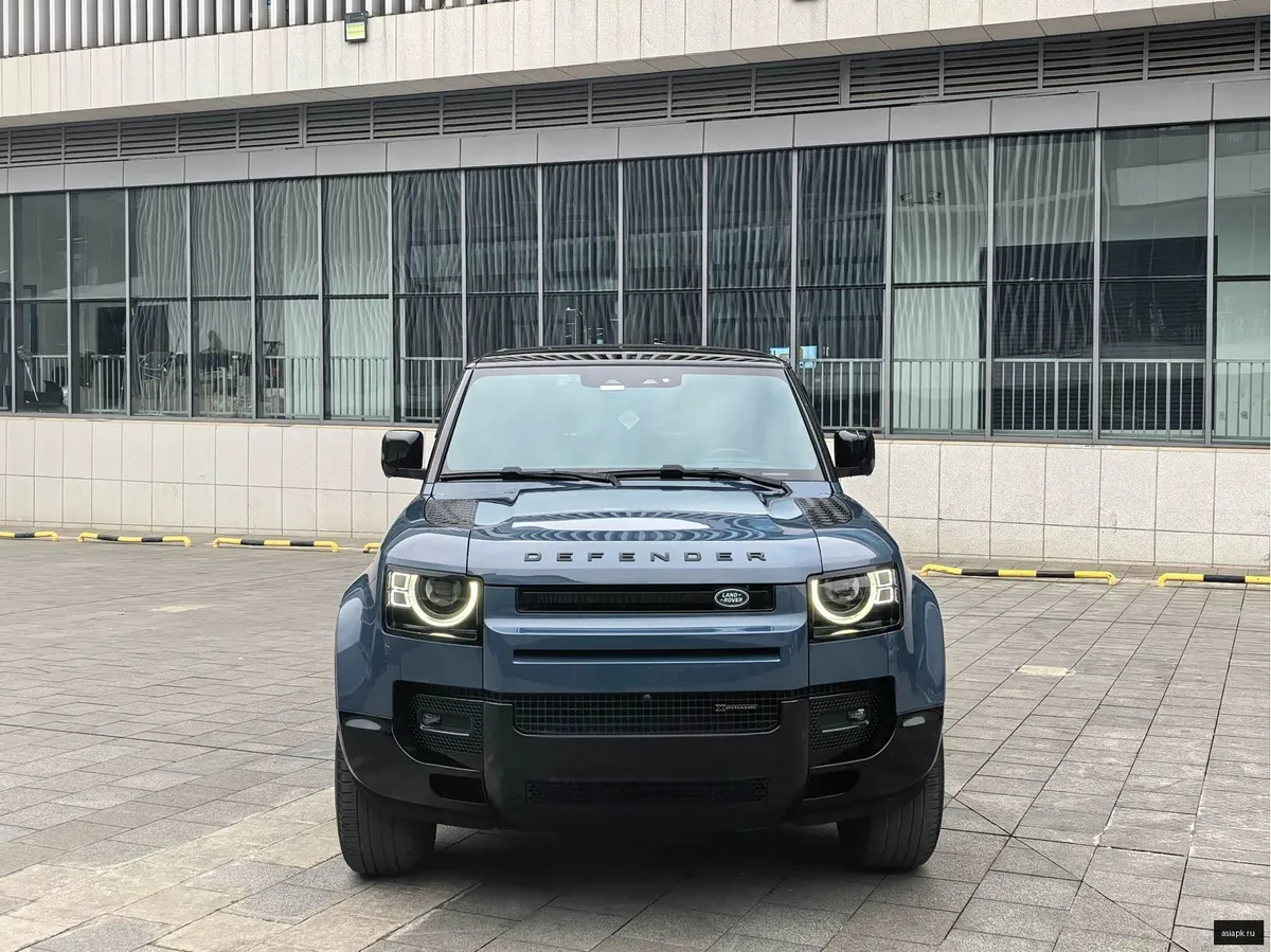 Land Rover Defender 2