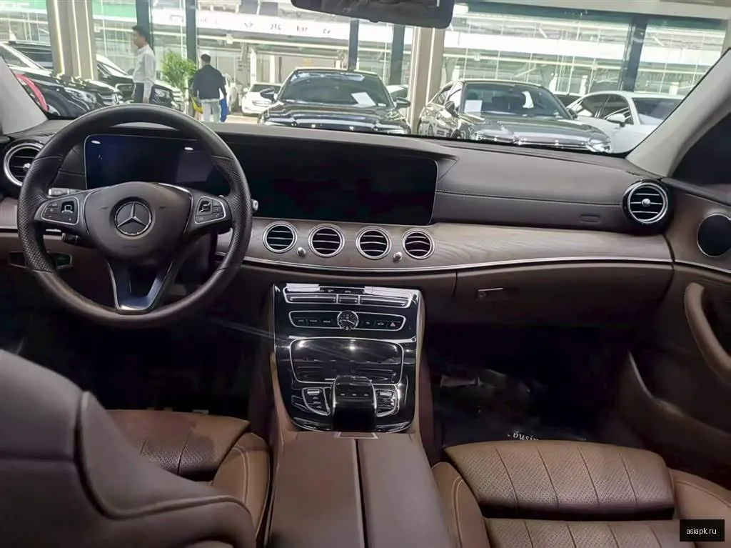 Mercedes-Benz E-Class 5