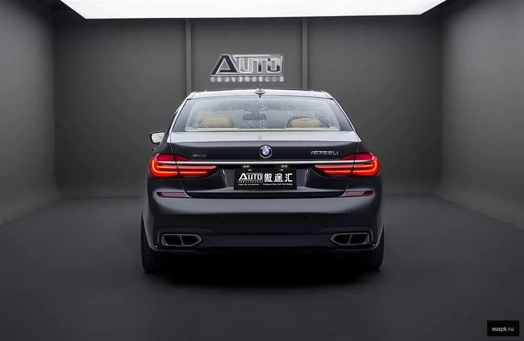 BMW 7-Series 4