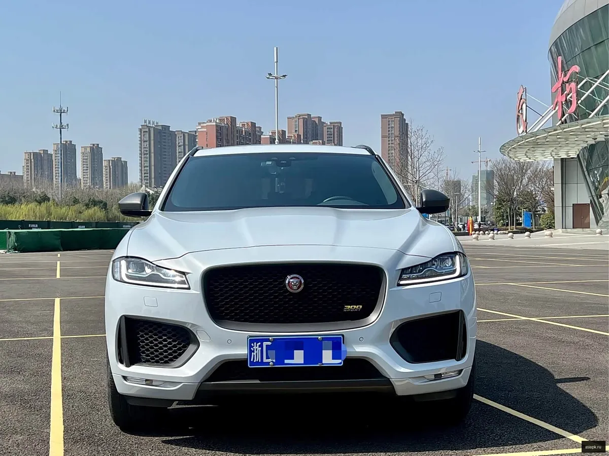 Jaguar F-Pace 2