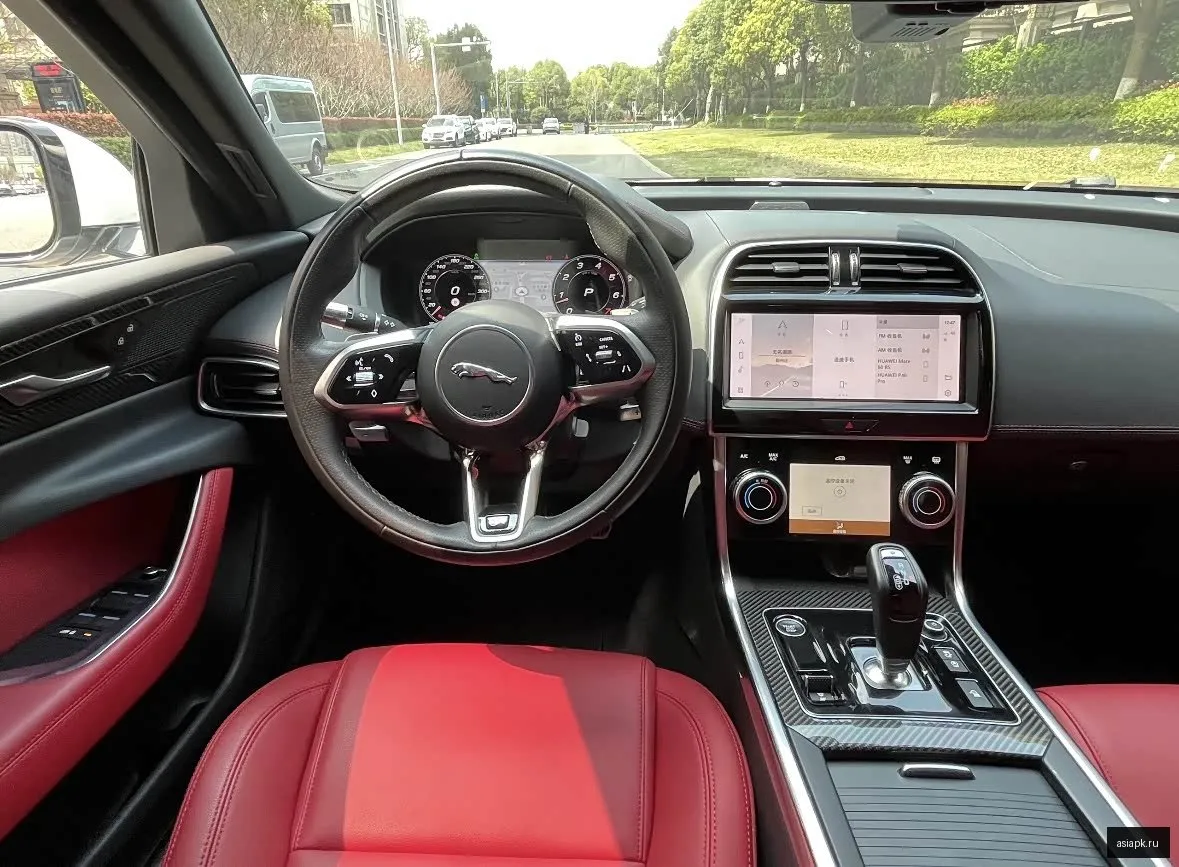 Jaguar XE 4