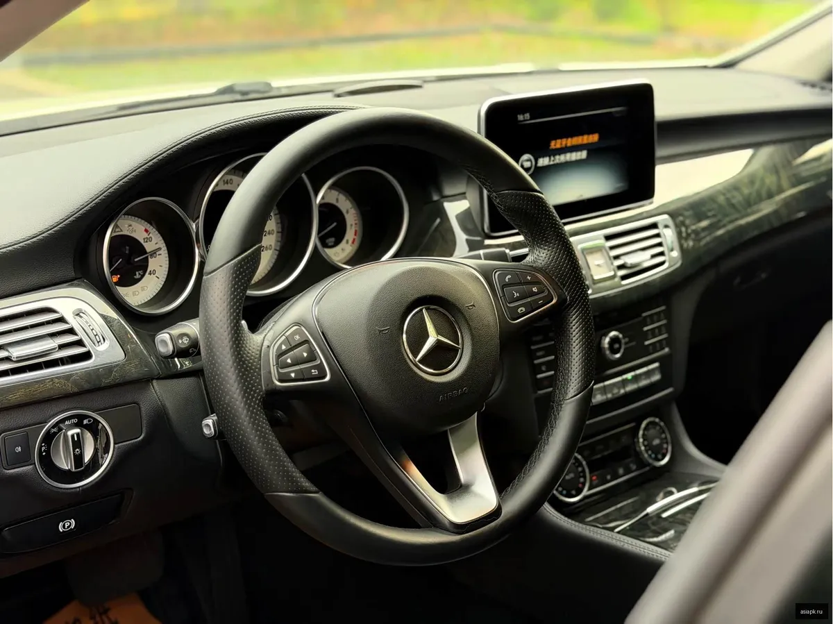 Mercedes-Benz CLS-Class 4
