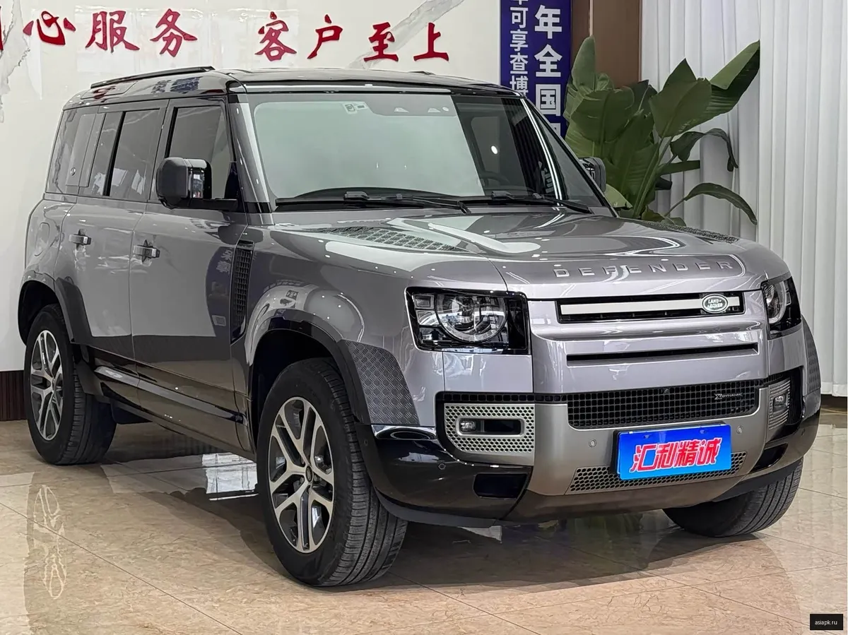 Land Rover Defender 4