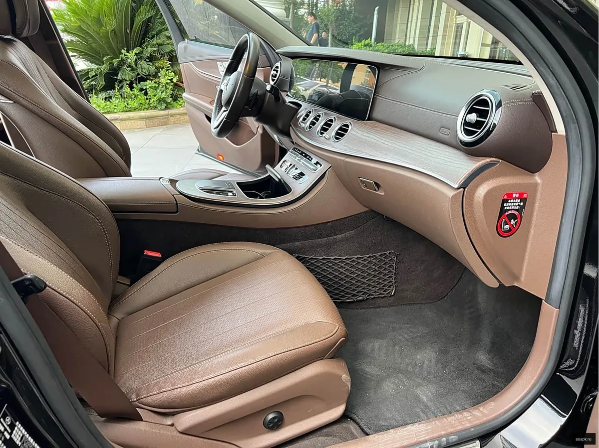 Mercedes-Benz E-Class 5
