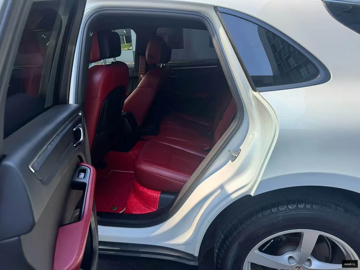 Porsche Macan 6