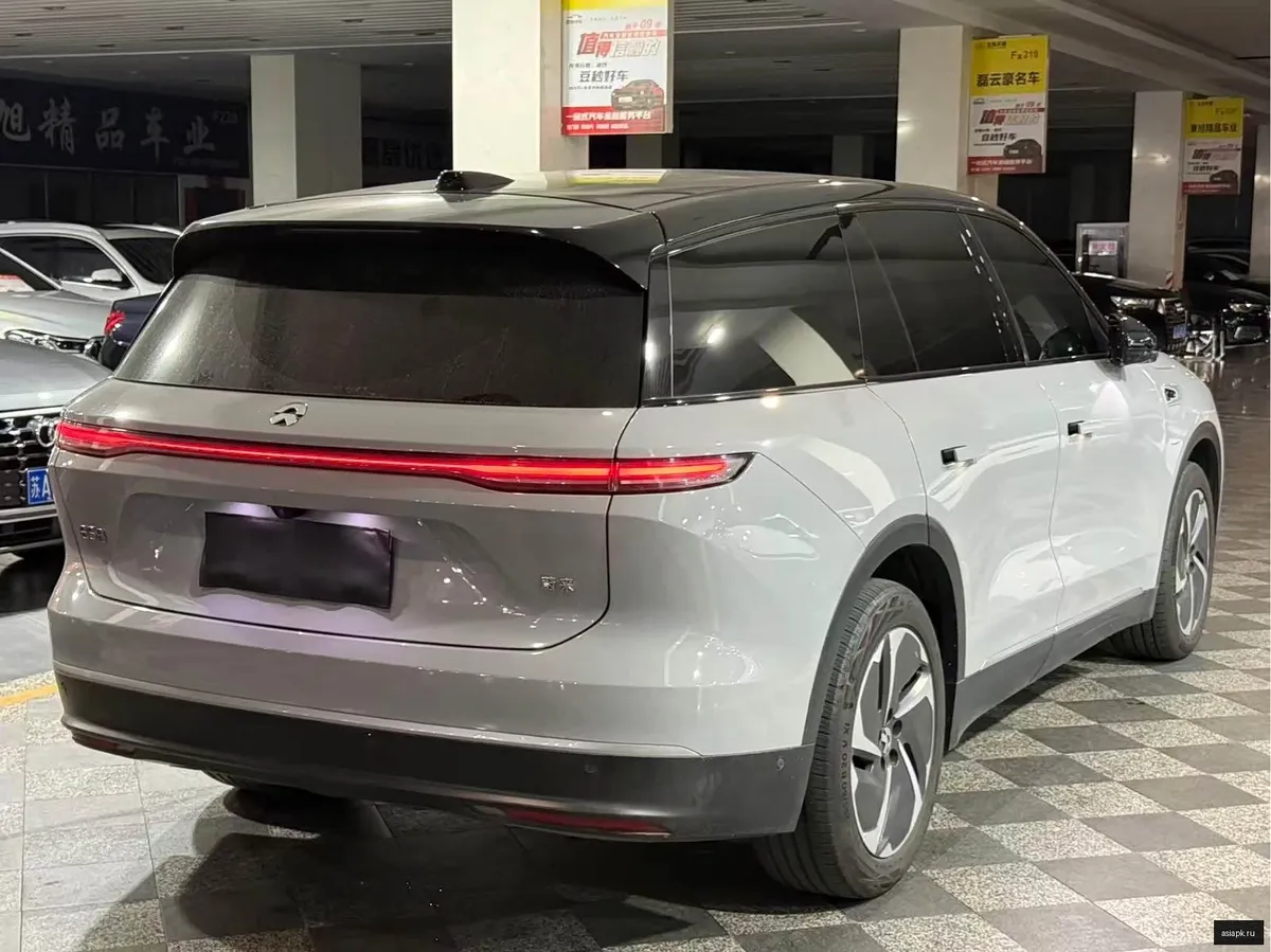 Nio ES8 5