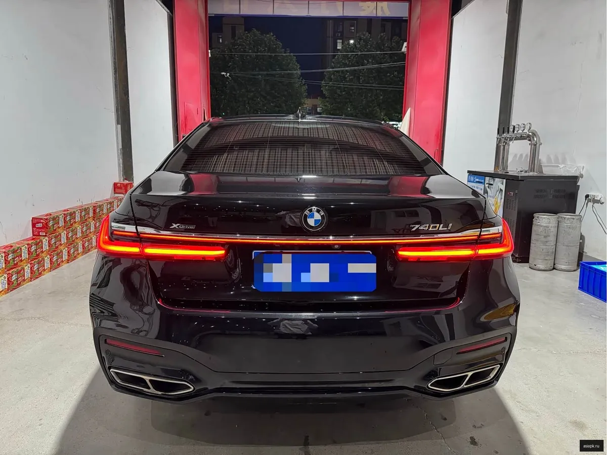 BMW 7-Series 6