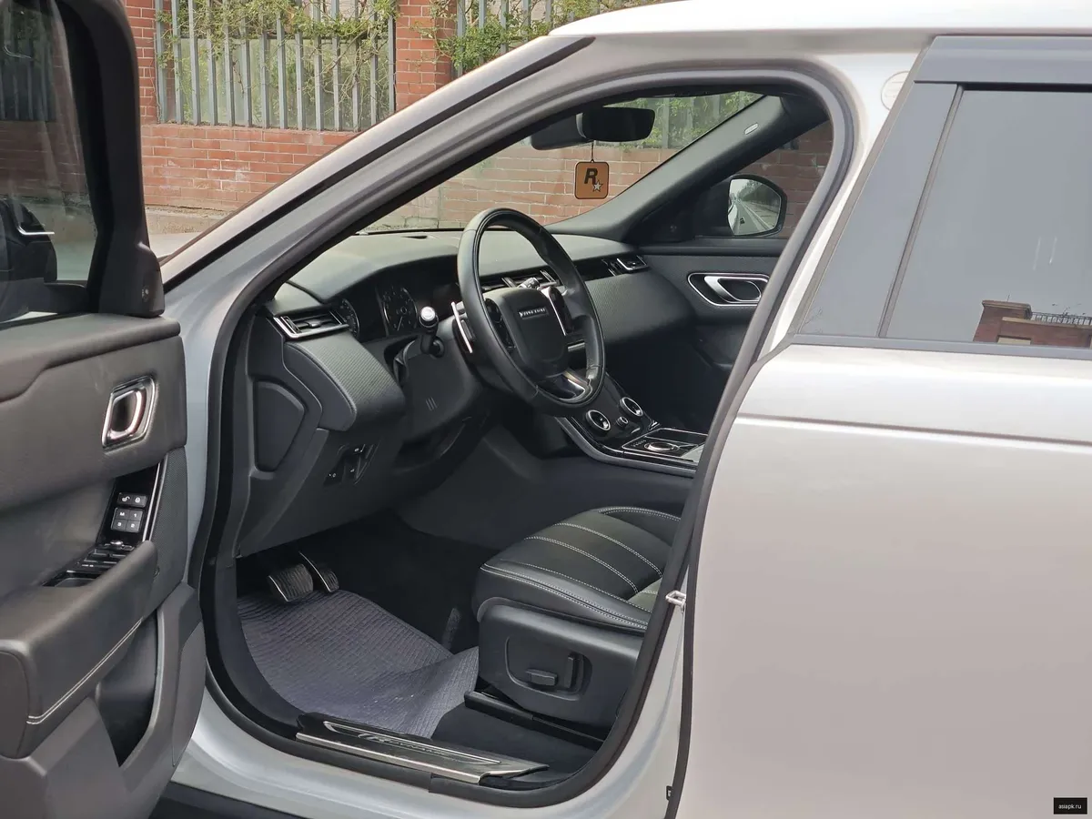 Land Rover Range Rover Velar 6