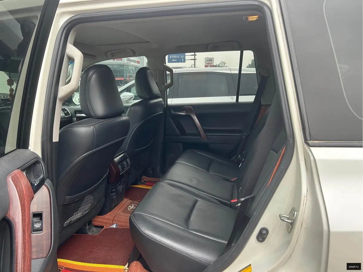 Toyota Land Cruiser Prado 5