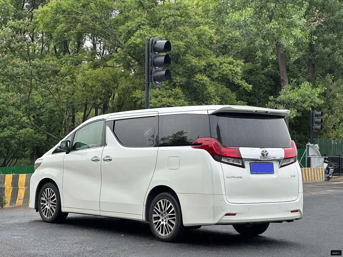 Toyota Alphard 5
