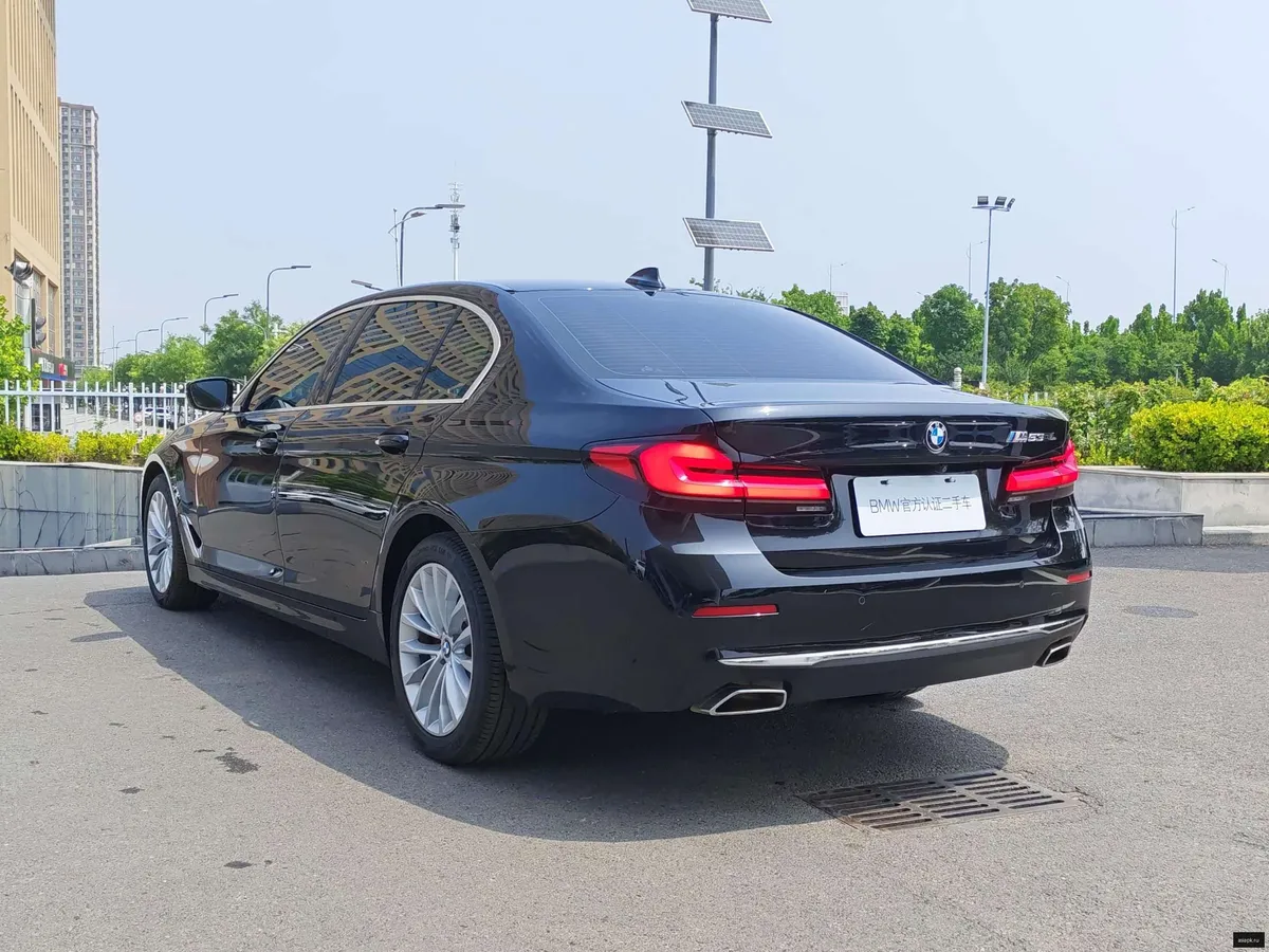 BMW 5-Series 3