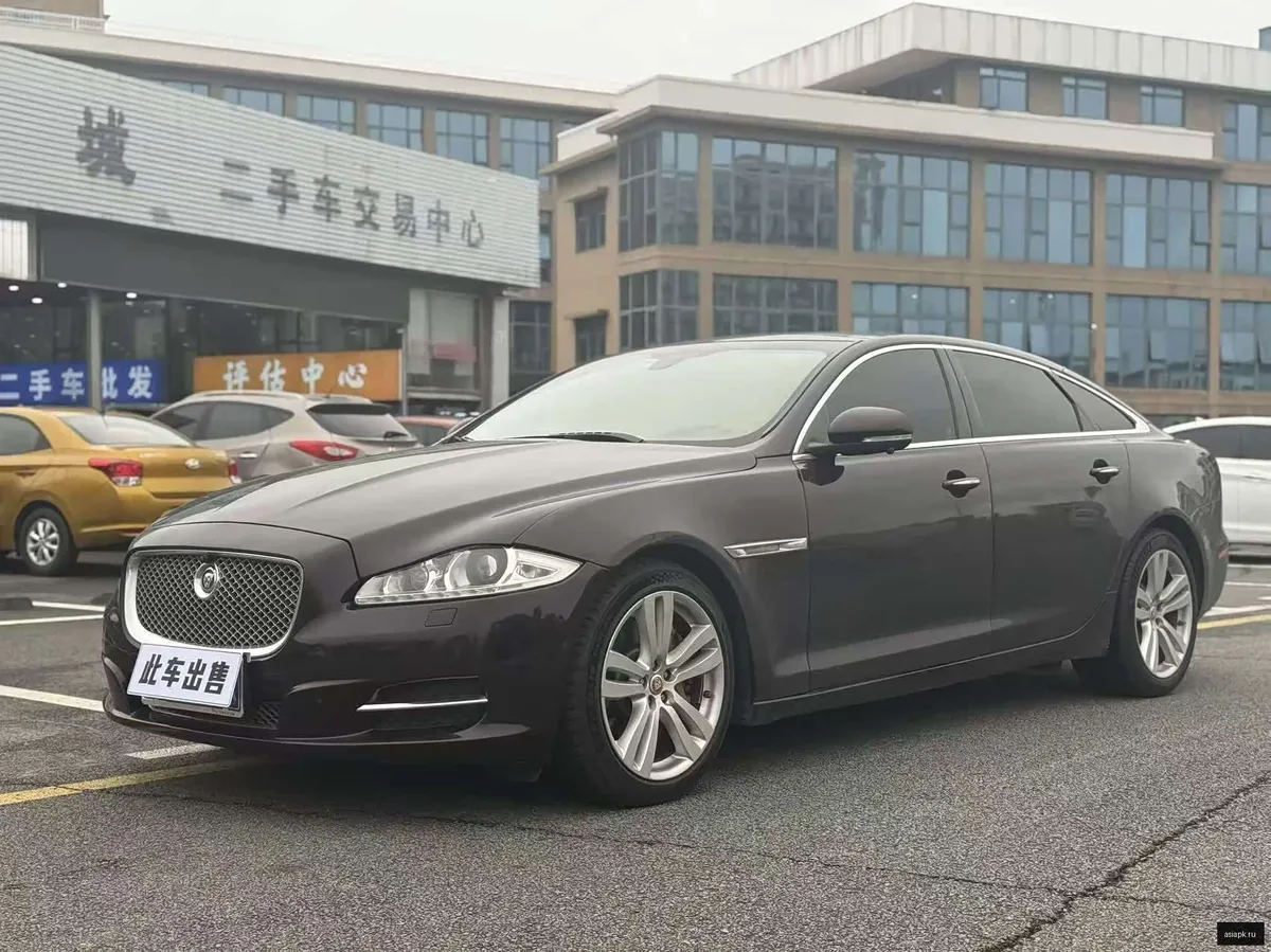 Jaguar XJ