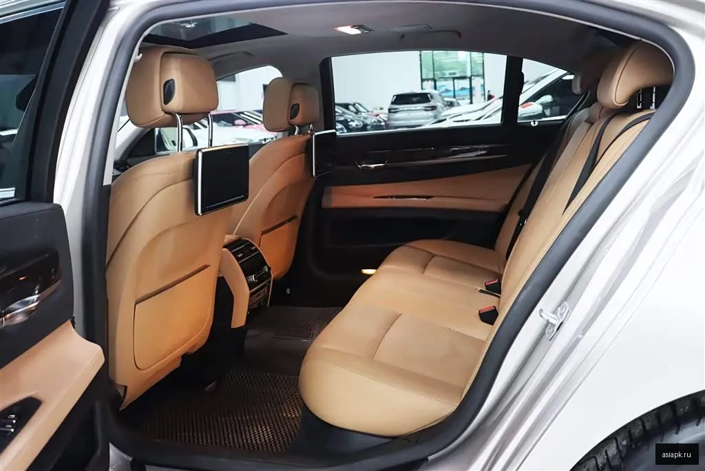 BMW 7-Series 5