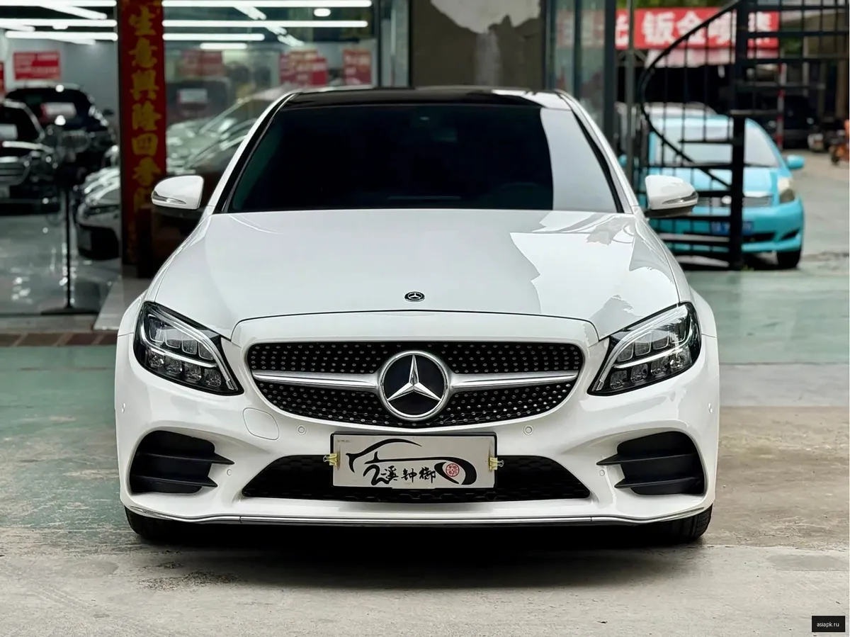 Mercedes-Benz C-Class 3