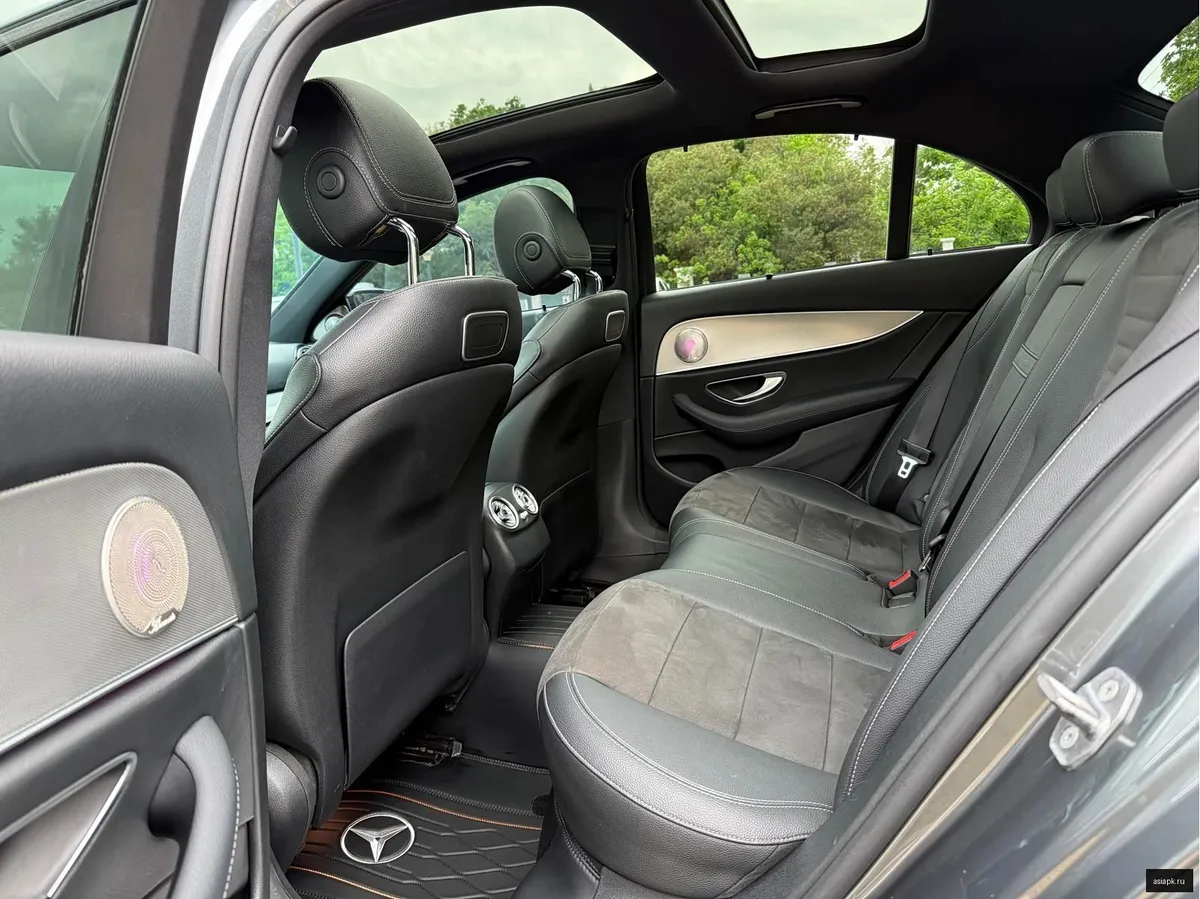 Mercedes-Benz E-Class 6