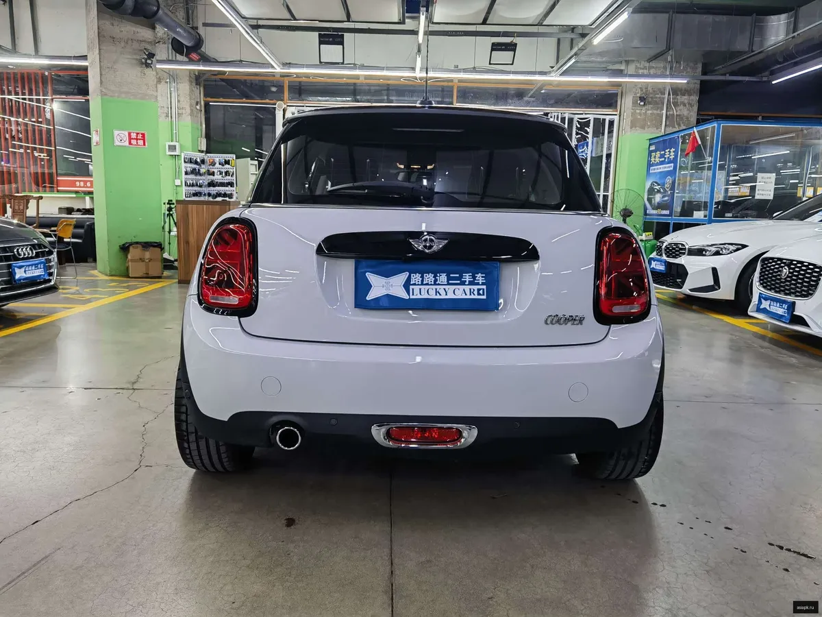 MINI Hatch 5