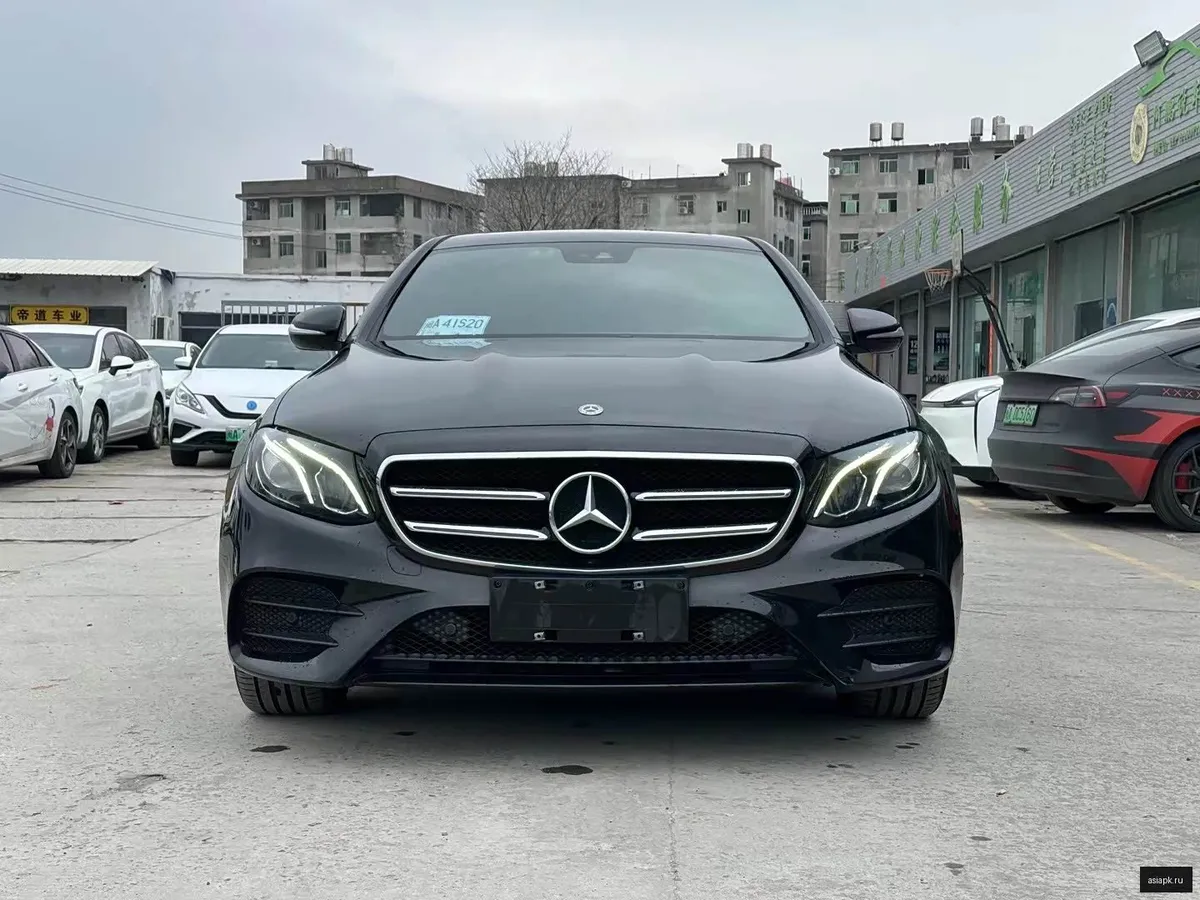 Mercedes-Benz E-Class 3