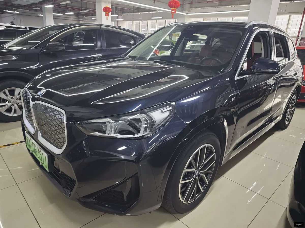 BMW iX1