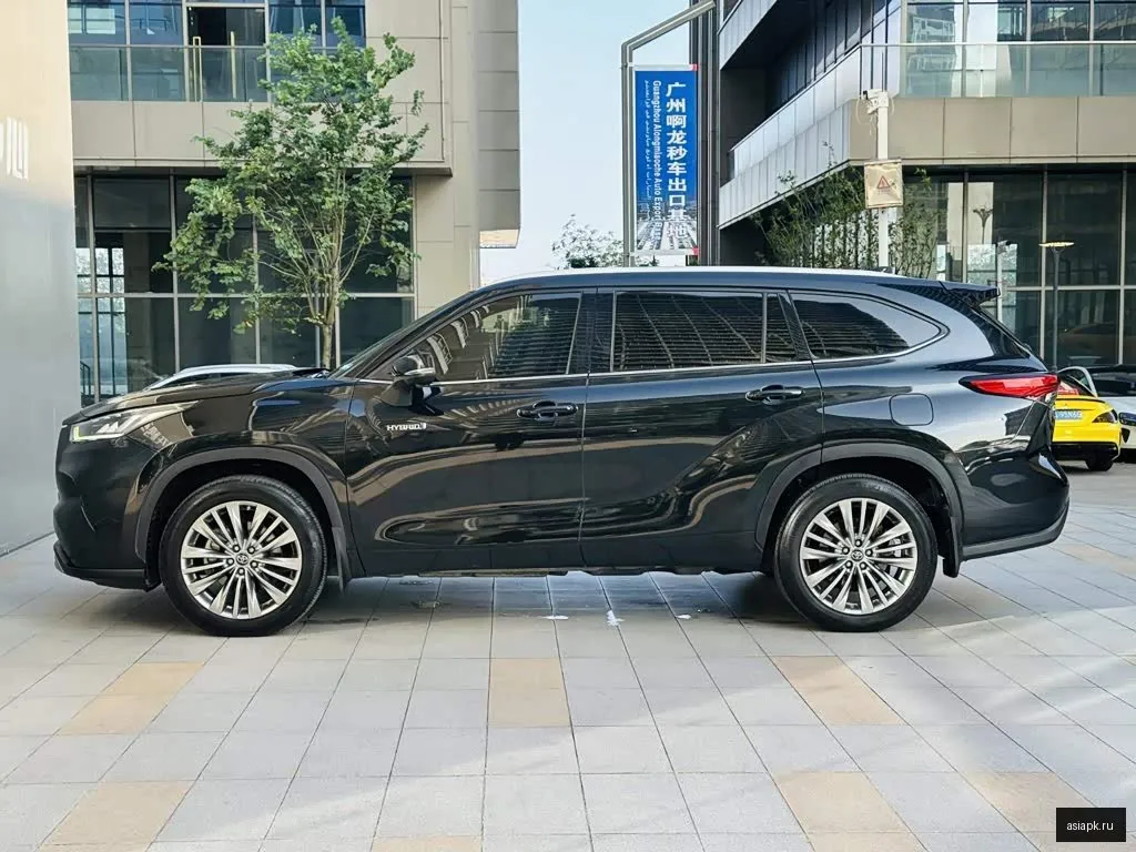 Toyota Highlander 4