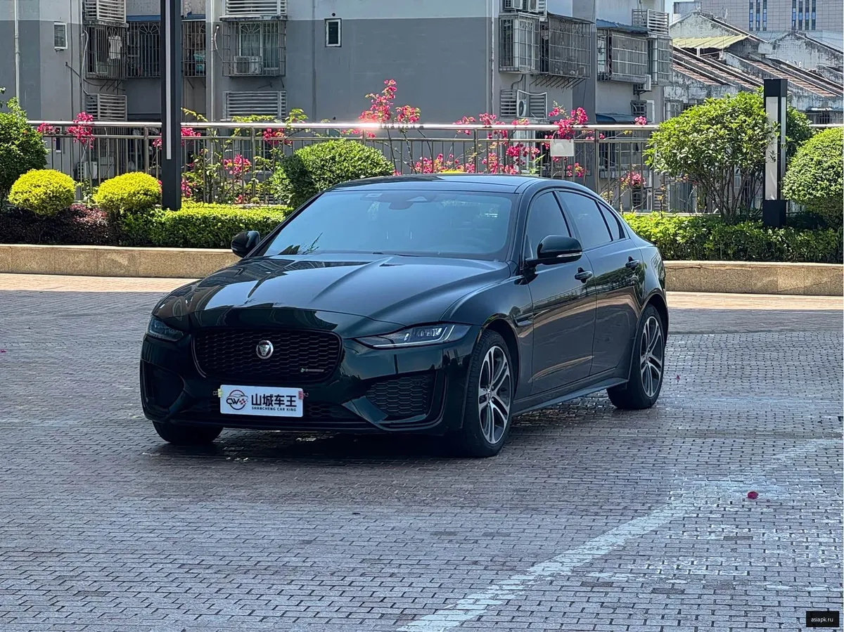 Jaguar XE