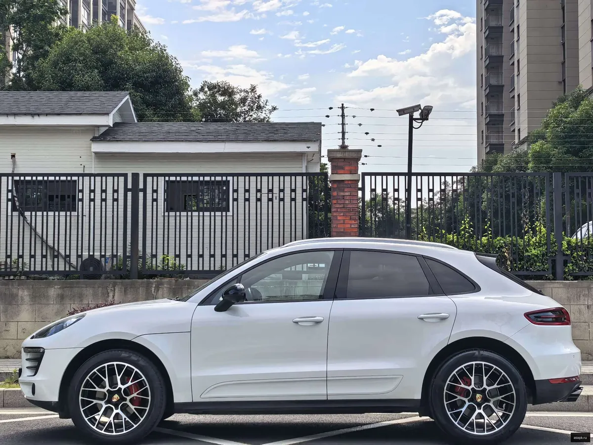 Porsche Macan 3