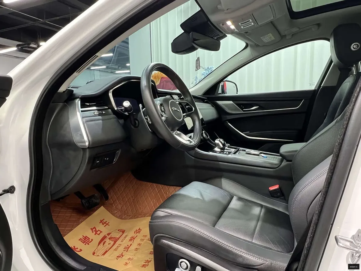 Jaguar XF 6