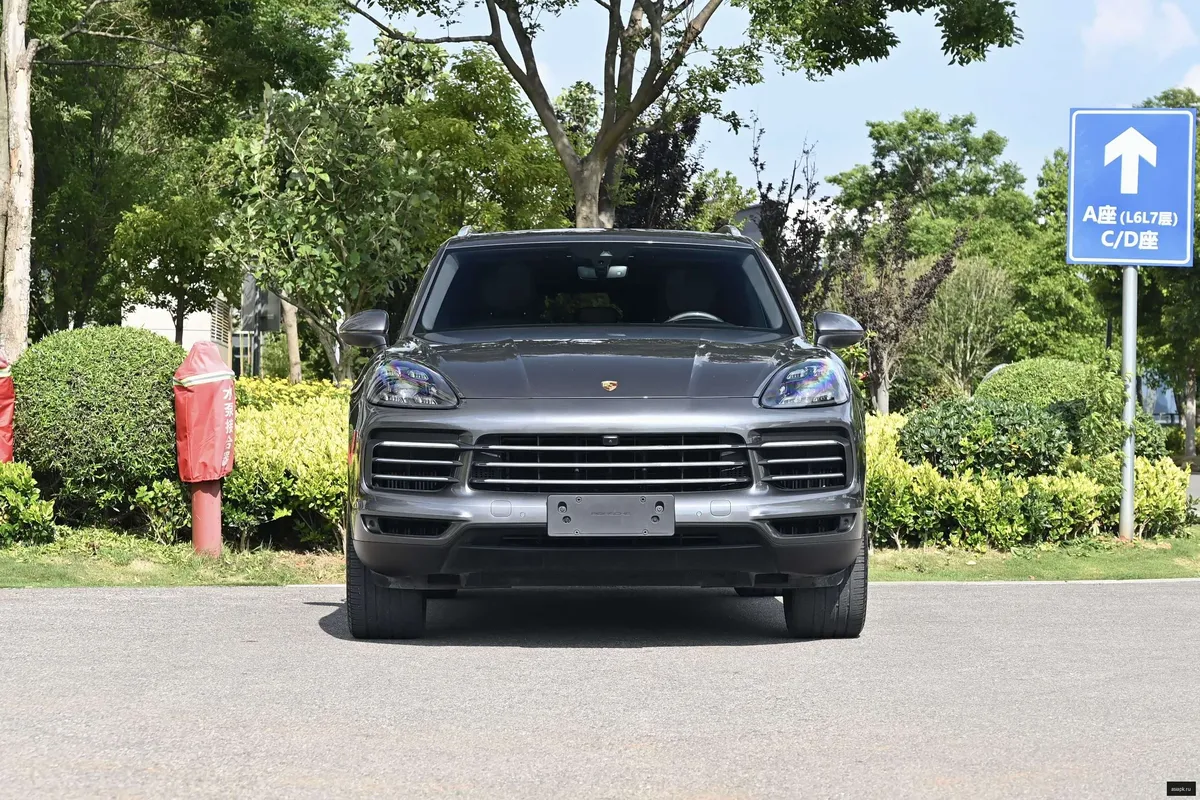 Porsche Cayenne 2
