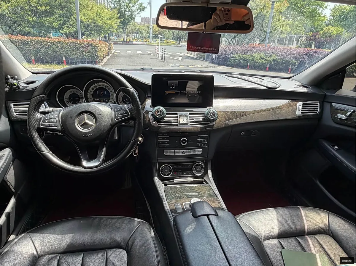 Mercedes-Benz CLS-Class 5