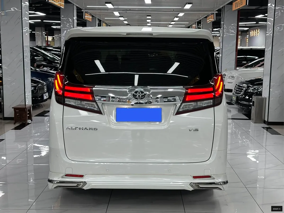 Toyota Alphard 4