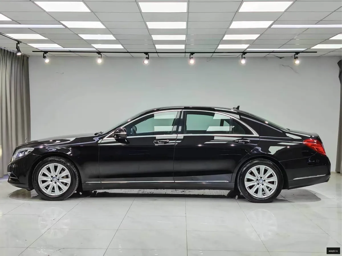 Mercedes-Benz S-Class 3