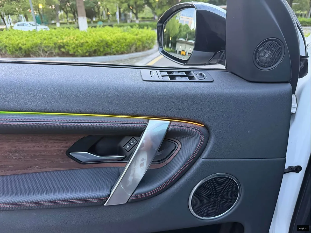 Land Rover Discovery Sport 5