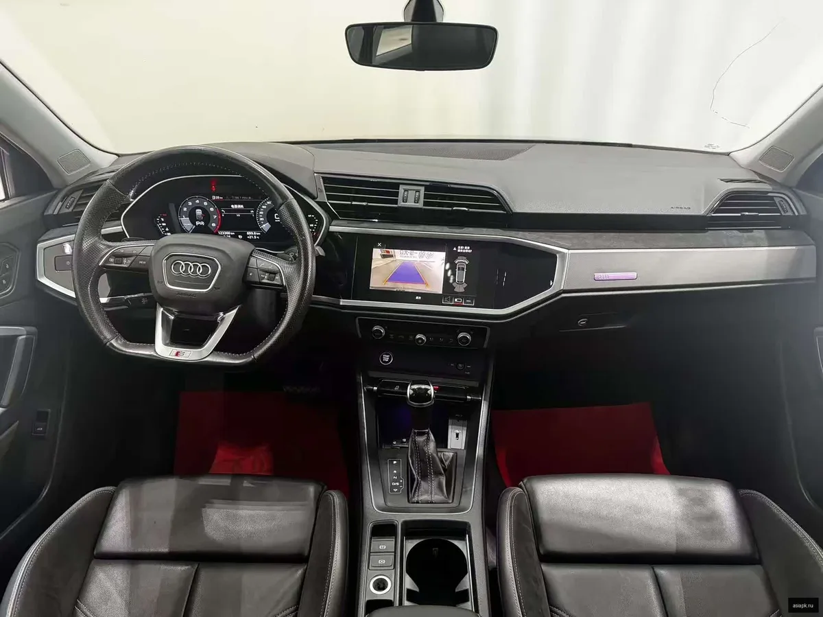 Audi Q3 6