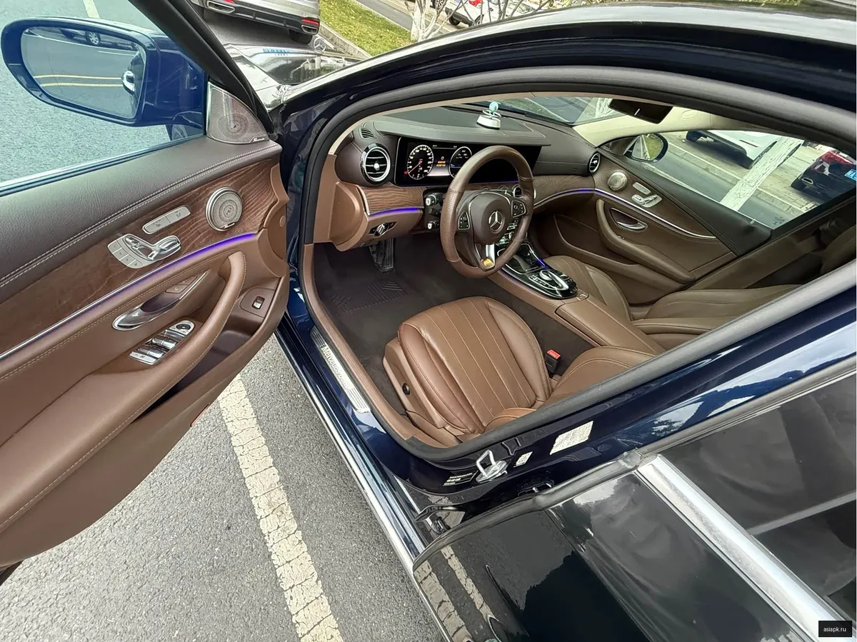 Mercedes-Benz E-Class 6
