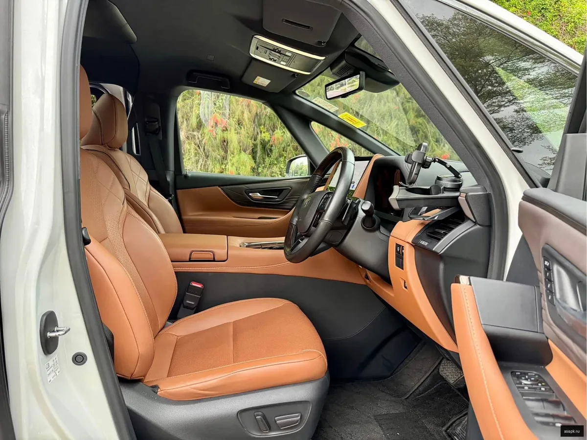 Toyota Vellfire 4