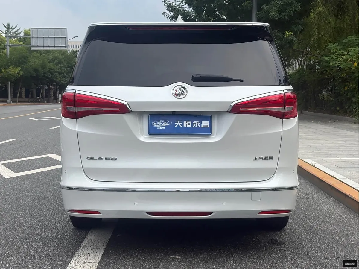 Buick GL8 6