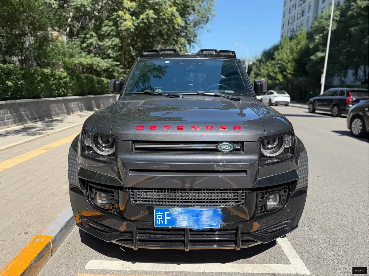 Land Rover Defender 3